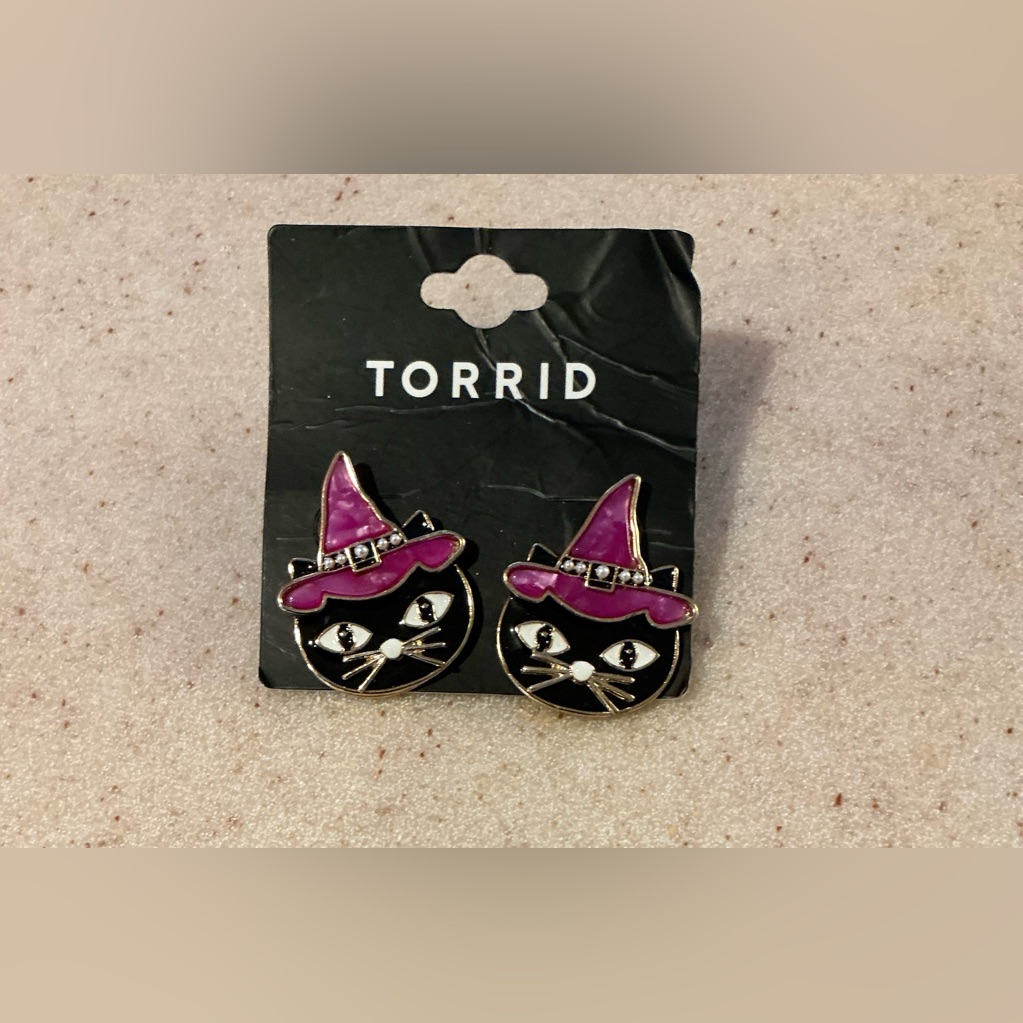 Torrid Purple And Black Cat Earrings 10$